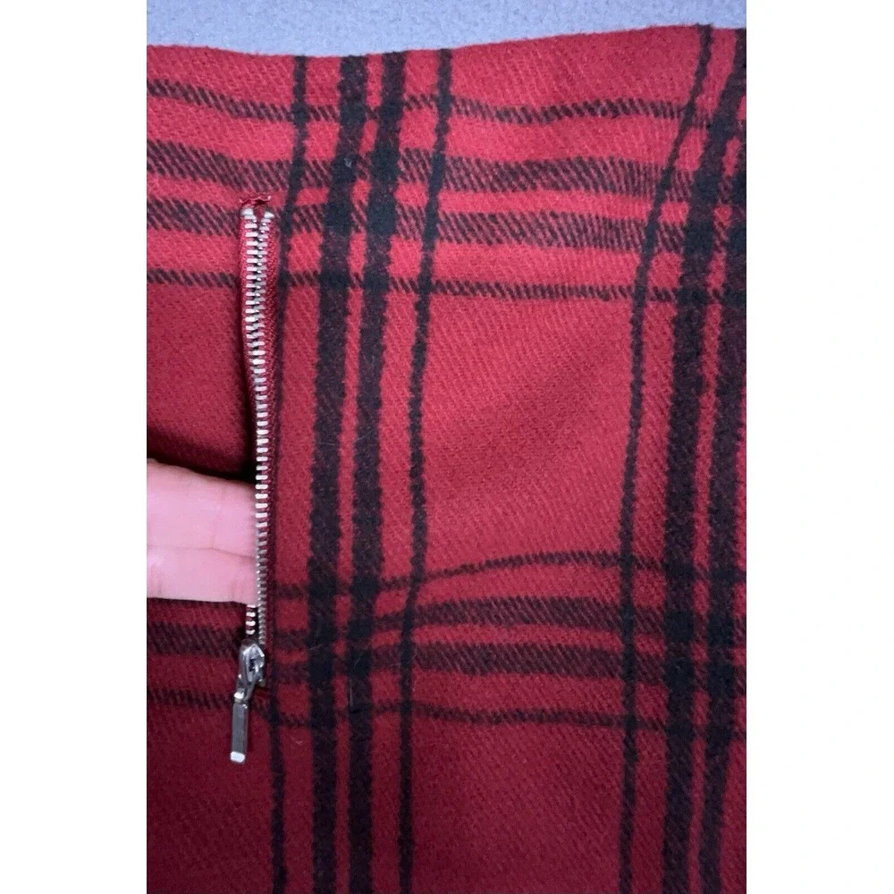 Dalia Mini Skirt 8 Red Black Plaid Wool Blend Lined Zip Pocket Casual Schoolgirl